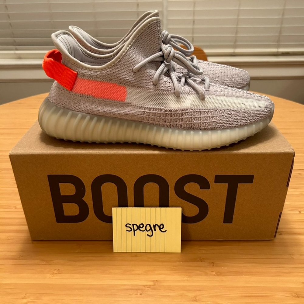 NIB Adidas Yeezy Boost 350 V2 “Tail Light” FX9017